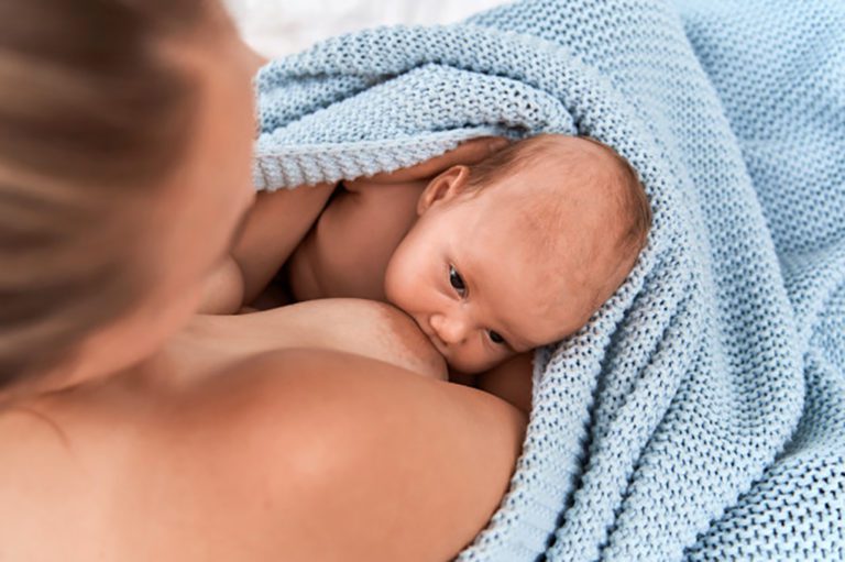 La leche materna protege a los lactantes de todos los grupos socioeconómicos